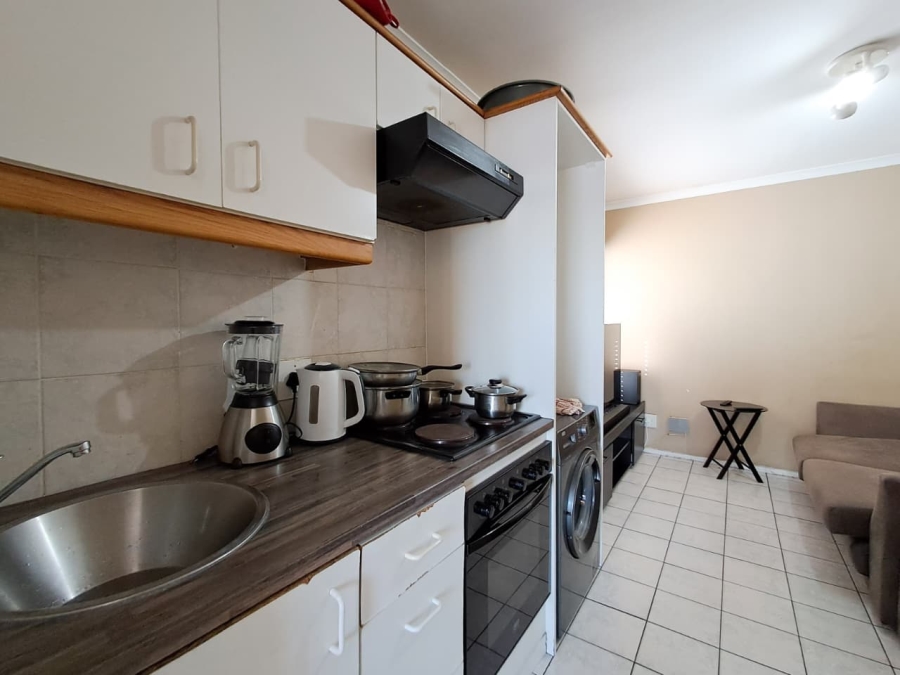 To Let 1 Bedroom Property for Rent in Protea Heights Western Cape